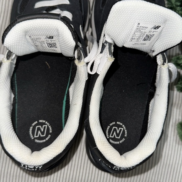 New Balance Black and White Sneakers - Picture 4 of 4
